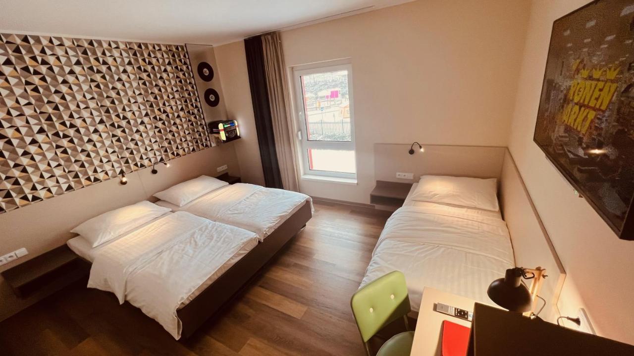 Jukebox Hotel Зноймо Экстерьер фото