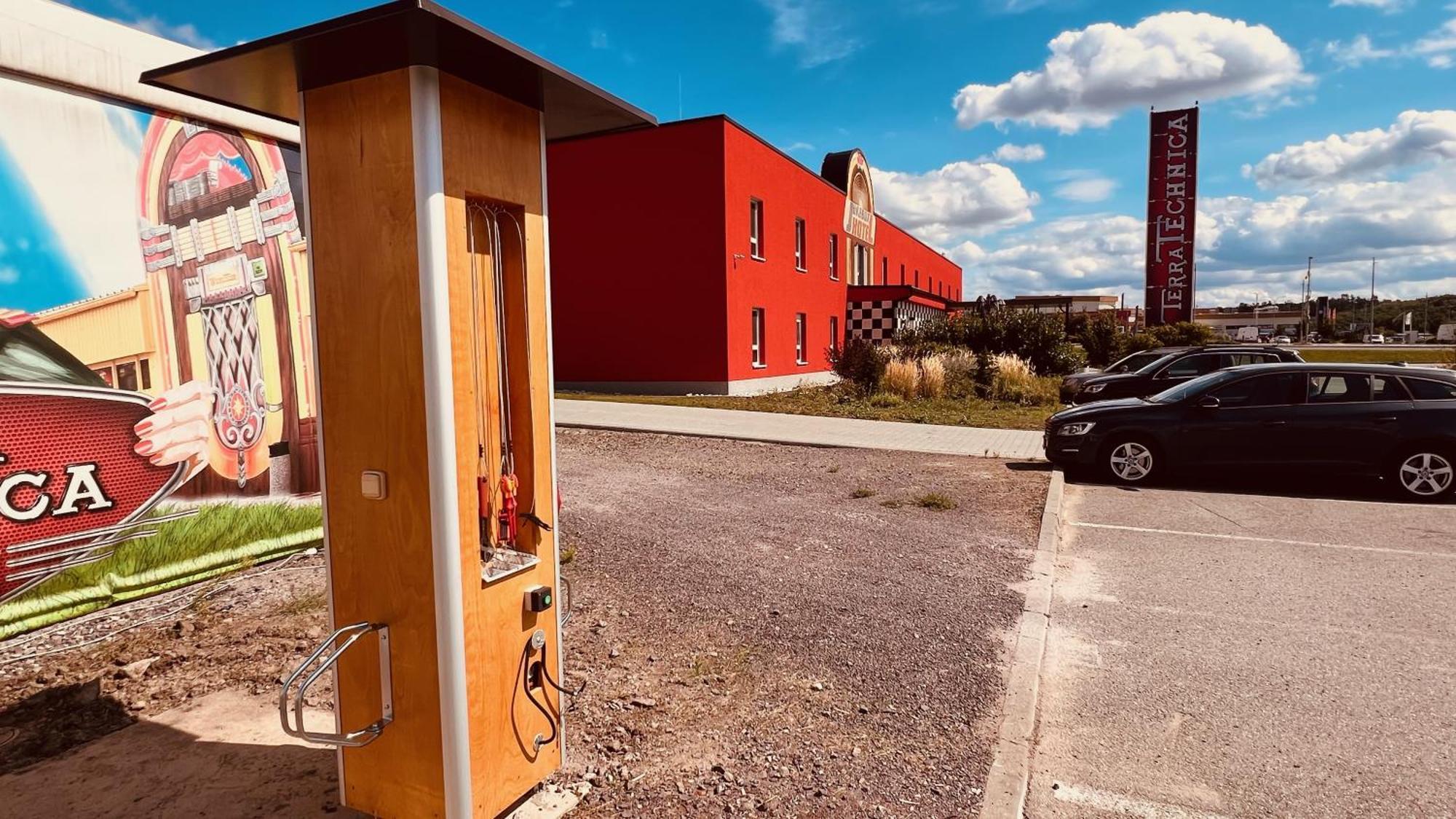Jukebox Hotel Зноймо Экстерьер фото