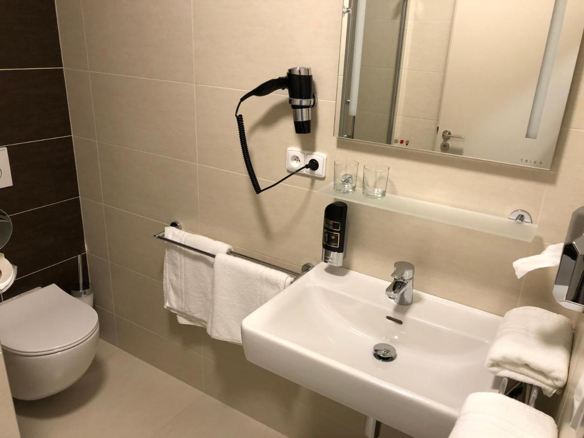 Jukebox Hotel Зноймо Экстерьер фото