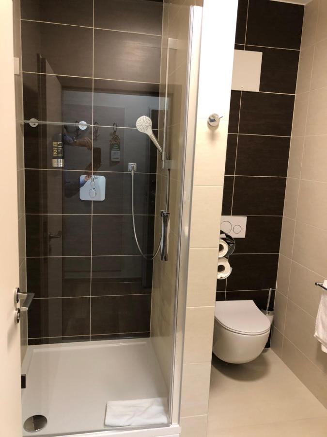 Jukebox Hotel Зноймо Экстерьер фото